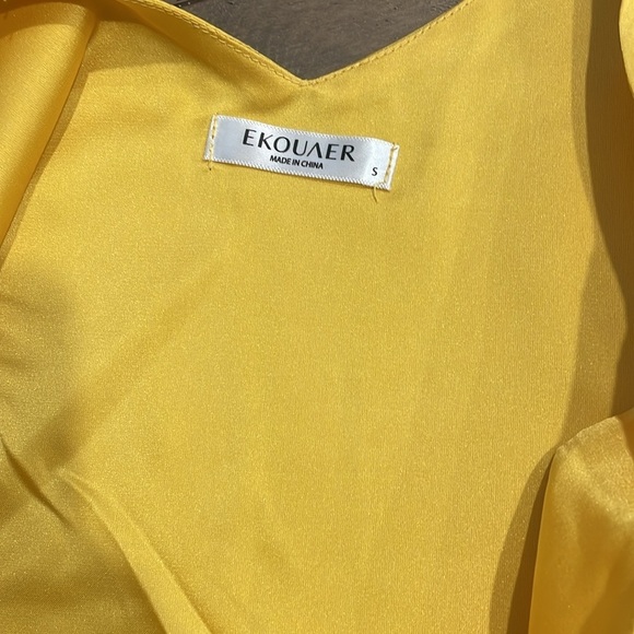 Yellow Sleeveless Women's Tank Top Lined - Picture 3 of 4